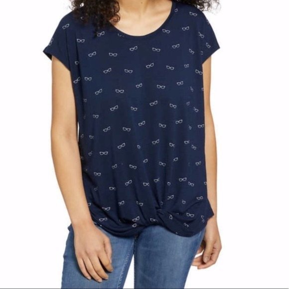 💟 3/$30 IZOD Ladies’ Sunglasses Printed Tee NWT - Picture 1 of 5